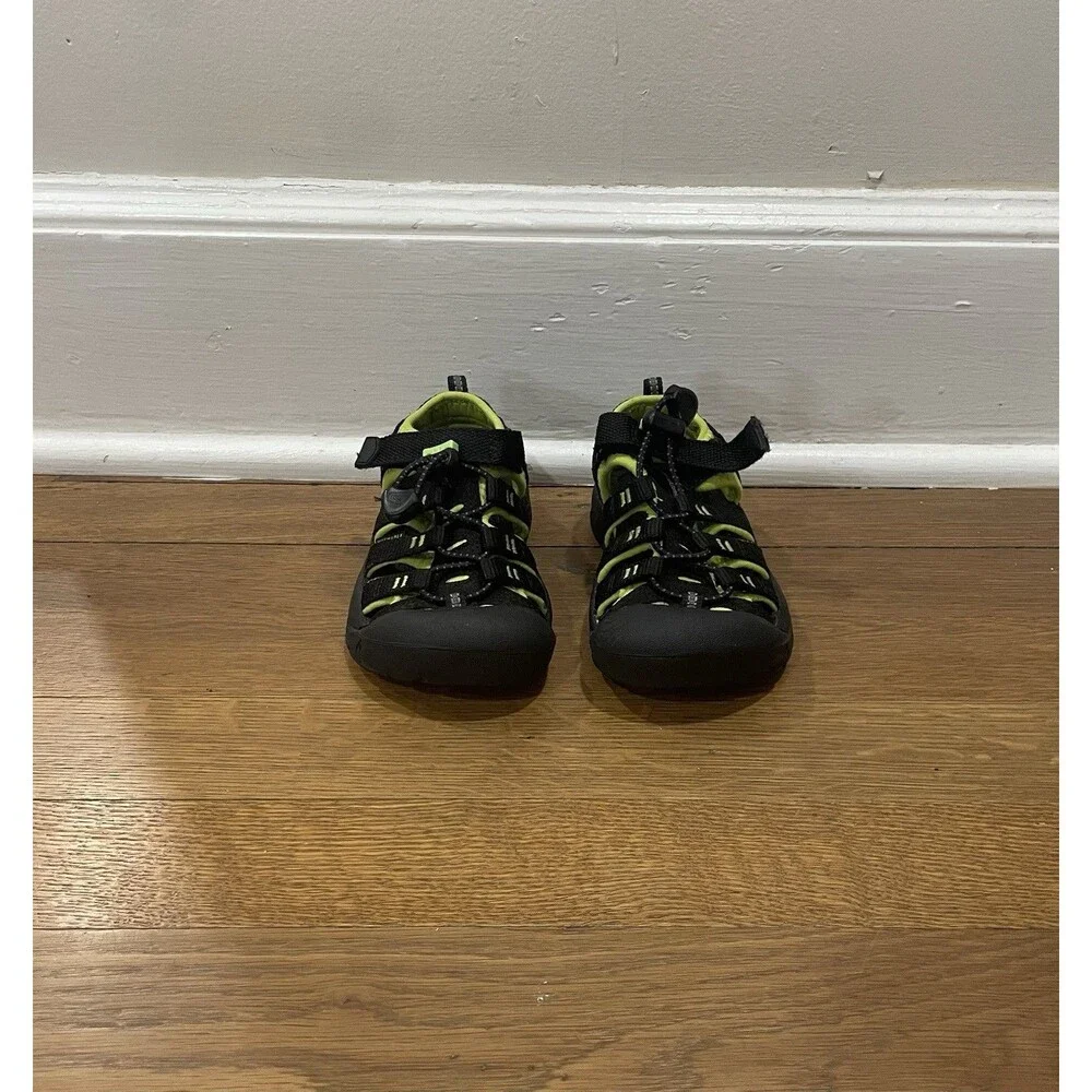 Keen Newport H2 Kid’s Outdoor Sandals In Green/Black Sz 10 Gorpcore Hiking